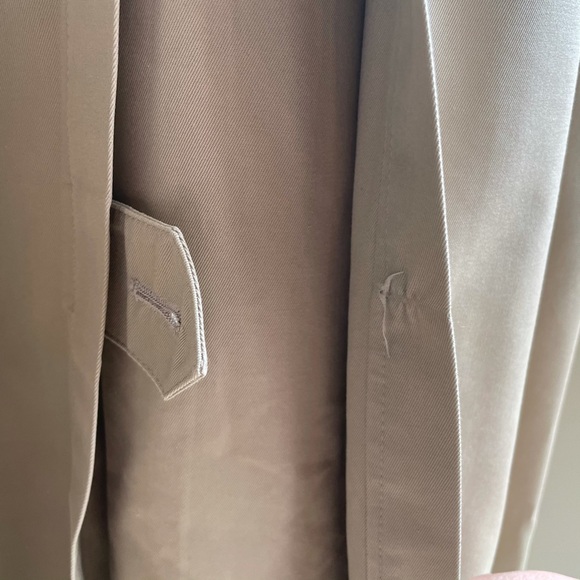 SANYO SAKS FIFTH AVE TRENCHCOAT - Picture 5 of 5